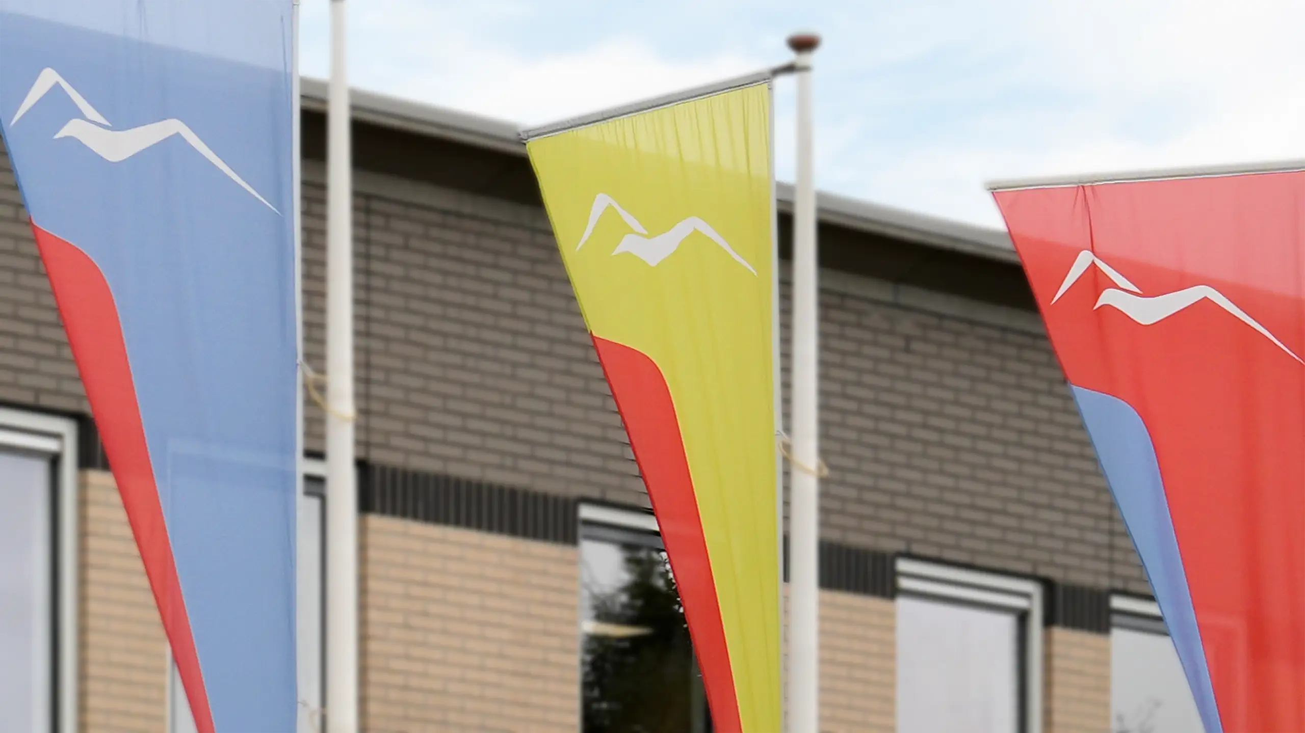 Ontwerp van huisstijl voor De Bouwvereniging in Harlingen, organisatie voor sociale woningbouw in Harlingen en omstreken